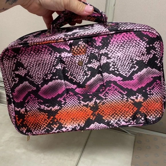 NWT: PURSEN Amour Travel Case